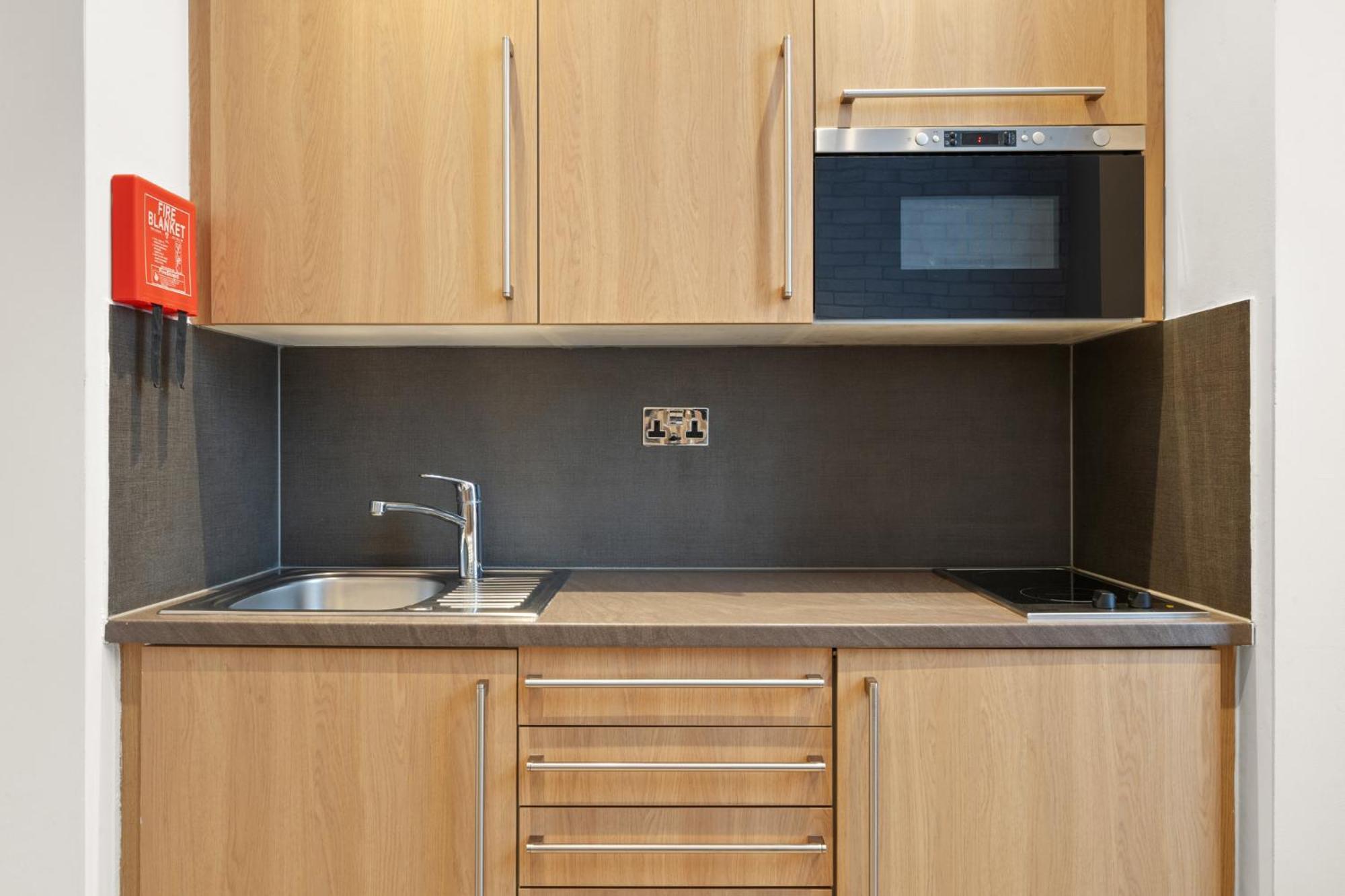Cleveland Residences Russell Square Apartament *