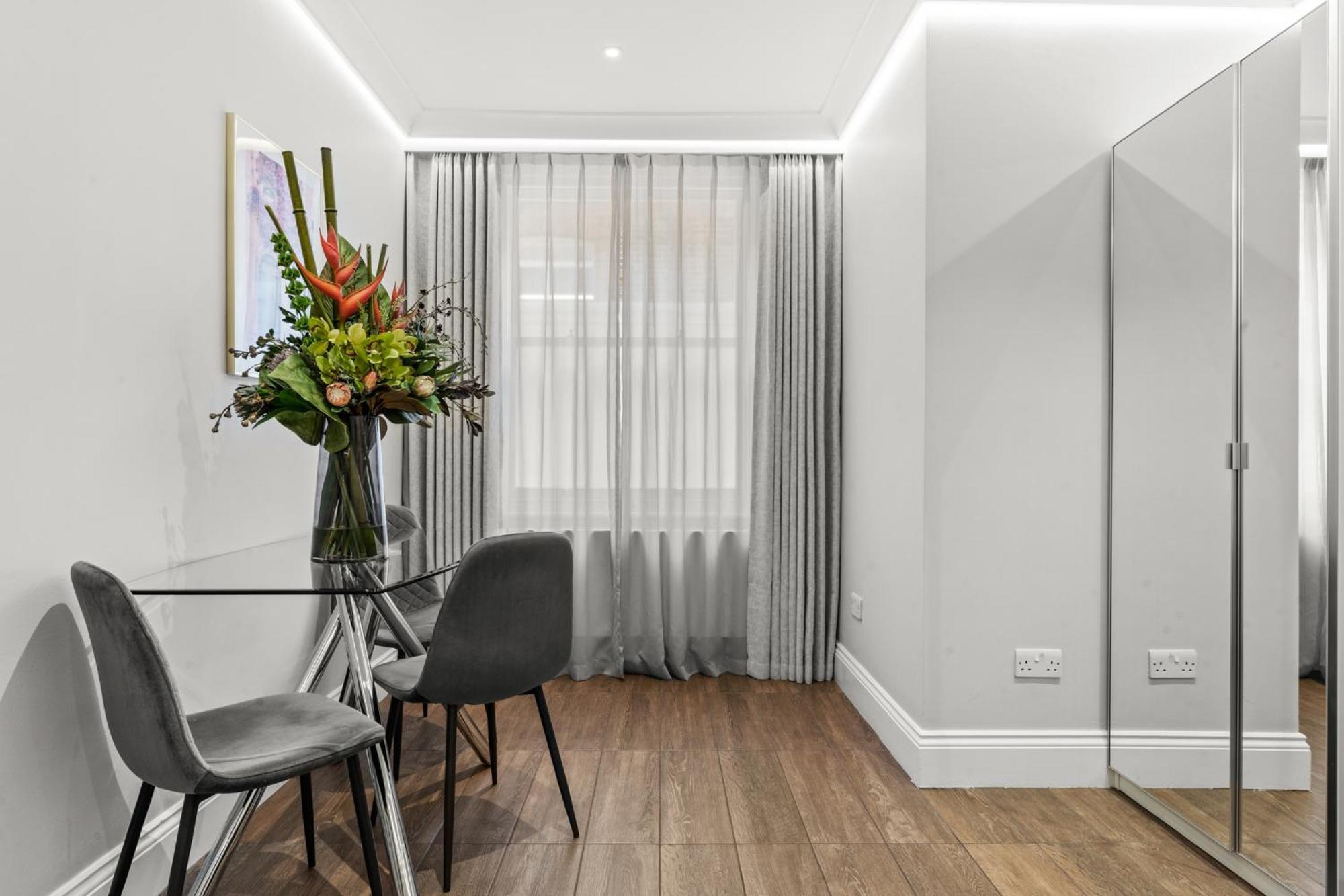 Cleveland Residences Russell Square Apartament *